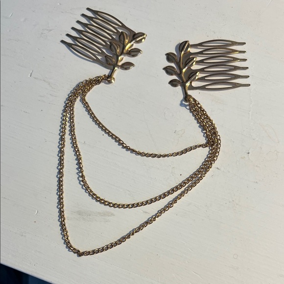 Accessories - Gold Double Comb Hair Chain - Elegant Leaf Accent
